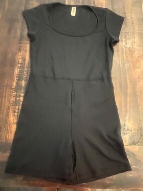 ANWND Black  Short-Sleeve Romper Jumpsuit - Classic Everyday Style